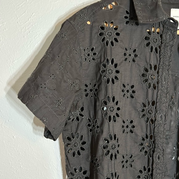 SOLD!! NO LONGER AVAILABLE!!! American Eagle See Through Embroidery Button Down! - Picture 8 of 8